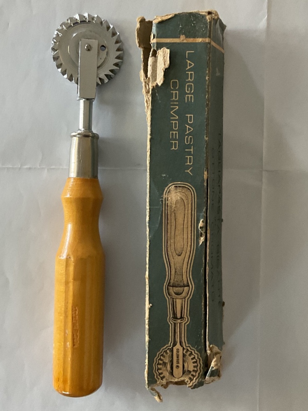 VTG Large Pastry Crimper Cutter Wheel Sealer (Made in Italy) with Box